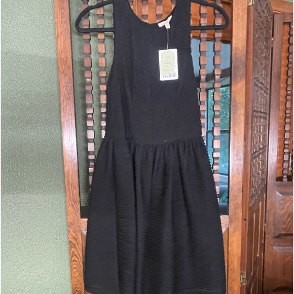 Textured dress - Picture 2 of 5